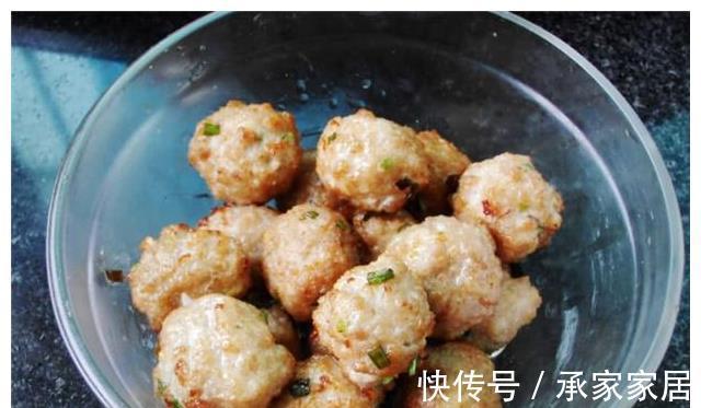 蘑菇半斤肉丸|半斤蘑菇半斤肉丸,不炖不焖,简单一做,大人小孩都爱吃!