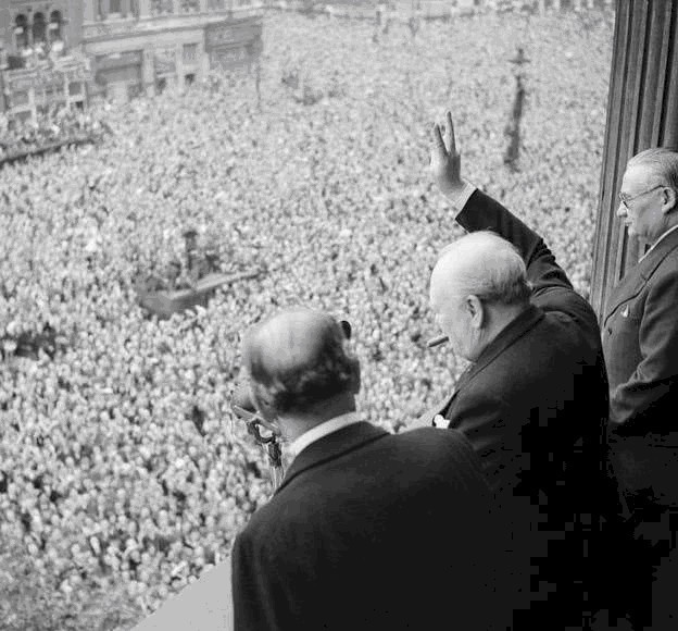 变为|丘吉尔:由loser逆袭变为首相,历史上的丘吉尔到底是什么形象?