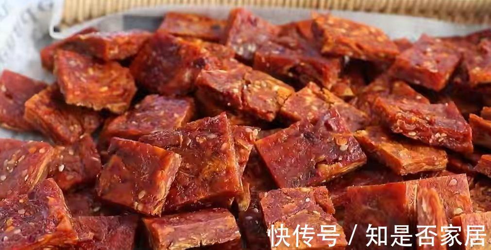 南瓜|菜园结的南瓜多得吃不完，我把南瓜晒干，没想到比牛肉干还好吃
