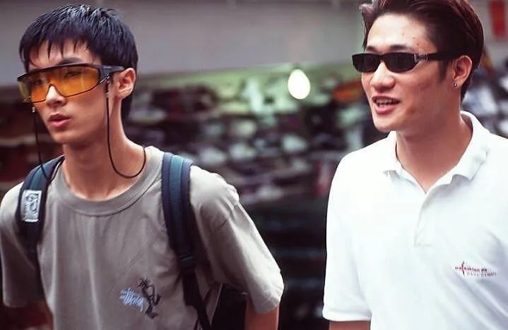 红脸|告别网红脸！30年前的素人街拍，每个人都美得非常真实