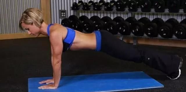 锻炼|胸肌练不好看?因为你忽略了中缝,每天多练习5分钟就够了