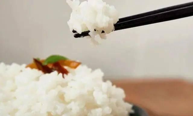 买大米时,只要包装上有这行字,不管什么牌子,都是劣质大米