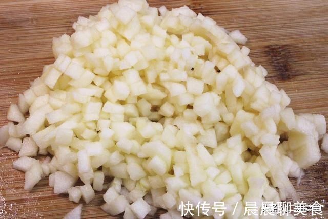 燕麦片|把苹果倒入燕麦片中，太厉害了，80岁奶奶教我的做法，简单实用
