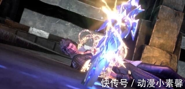 烈阳斗罗|斗罗大陆:刺穿烈阳斗罗的武魂真身,这才是蓝银霸王枪的真正威力