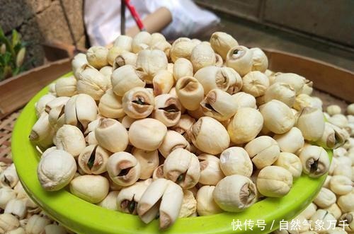 冬季后,记得给家人喝此粥,等于天然“补血库”,脸色更红润