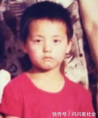 姐姐|在他5岁时妈妈说:你去买一瓶吃了能睡觉的药,结果就失去了妈妈