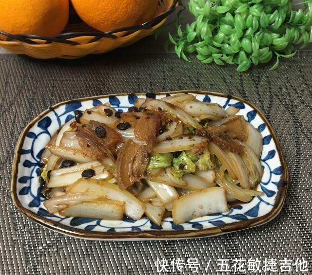 豆豉油渣炒白菜,咸香下饭,简单快手菜~!