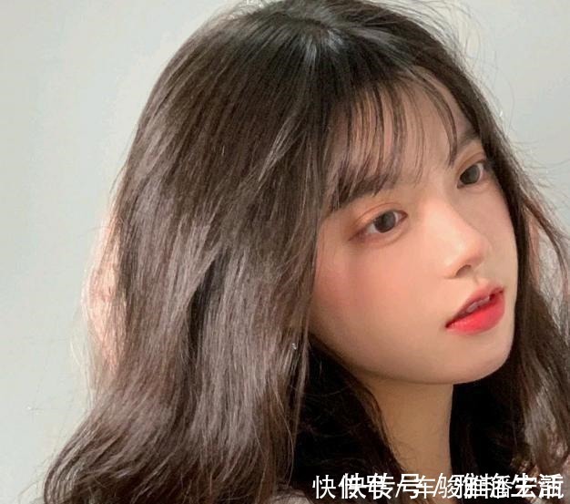 护发素 整体看起来很洋气的女人,选发型都会注意这3点,一下年轻好几岁