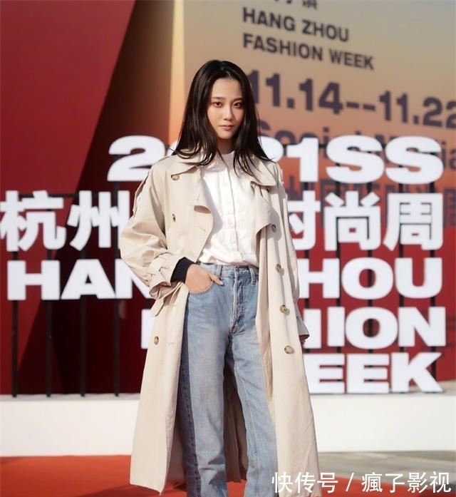 小姐姐|今秋风衣的挑选法则是:“过膝不过踝”,洋气显高,小个子也适合