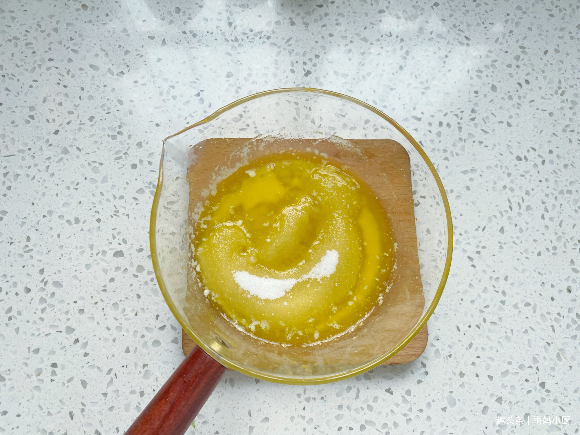 夏日里的小清新蛋糕，清香浓郁抹茶蜜豆蛋糕，无需打发拌匀就能烤
