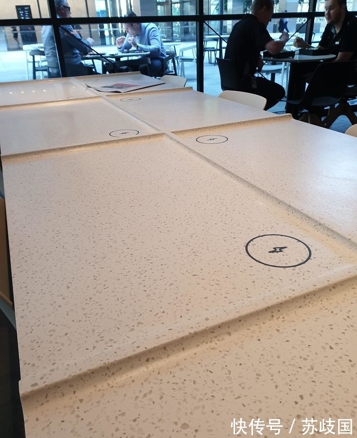 我们的生活|50个人性的国外设计,日本卫生间设计得太贴心,再也不怕丢东西