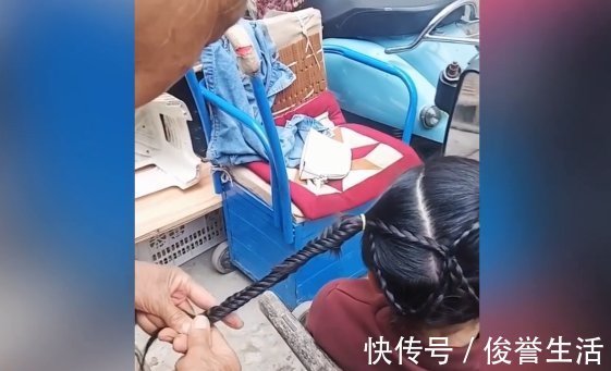 孙女 88岁太奶奶给重孙女编出上百种发型，每一款都神似古装剧造型，女孩同学表示很羡慕