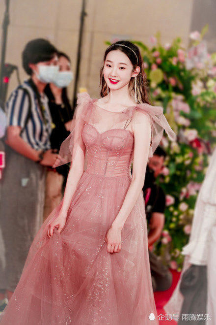 硬糖|硬糖少女行程首曝光,团体资源反超THE9,出道第一天就参加新综艺