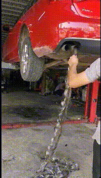 |搞笑GIF:刚娶回来的媳妇儿 衣服还没换就暴露了