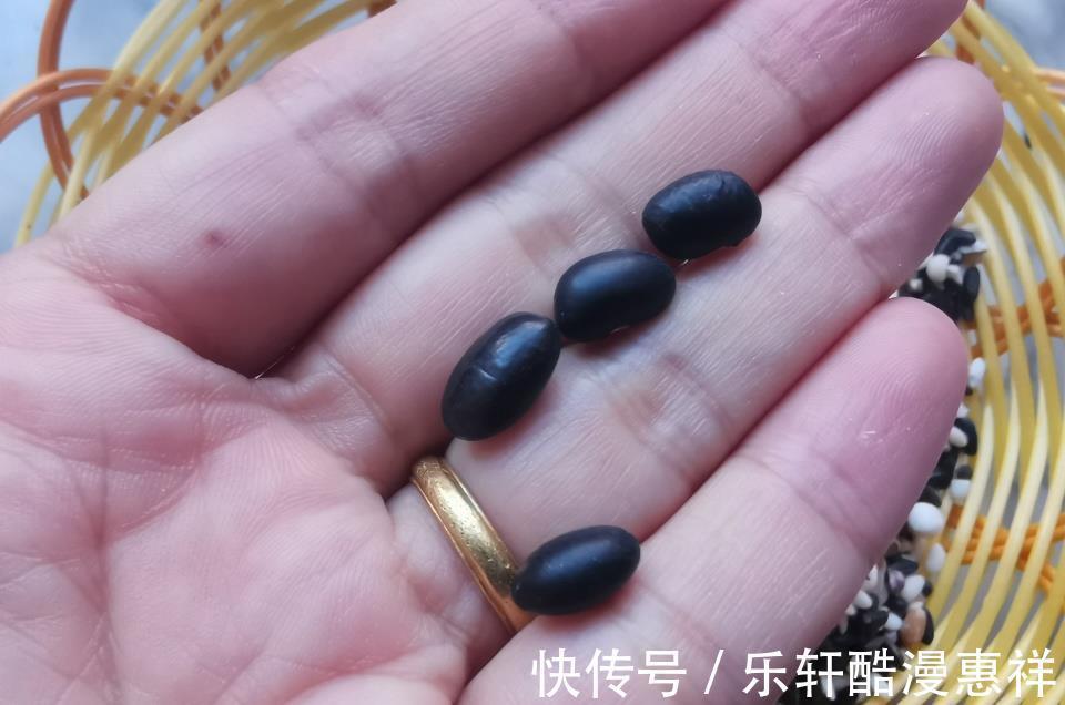 绿豆黄豆|80多岁的奶奶常吃这粥，补血益气又排毒，每天一碗头发黑精神好