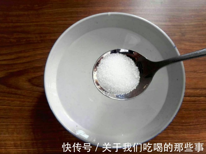 要点|蒸鸡蛋羹不要直接加水，先弄懂3要点，出锅滑嫩鲜美，光滑无气孔