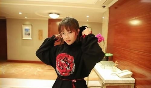 她是《好聲音》最年輕冠軍,因“另類”走紅,才一年就淪為路人!