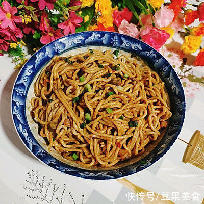 这是我吃过全宇宙最好吃的武汉热干面