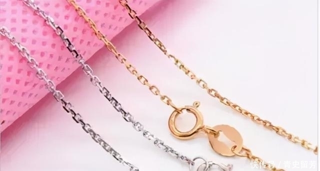 手腕 热门项链和手链样式科普:肖邦链、蛇骨链、凤尾链