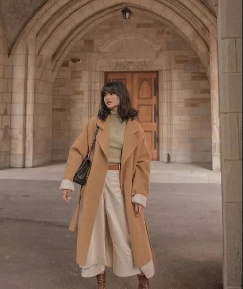 ?三木又把“驼色大衣”带火了，这样来搭，时髦保暖又显贵，真美