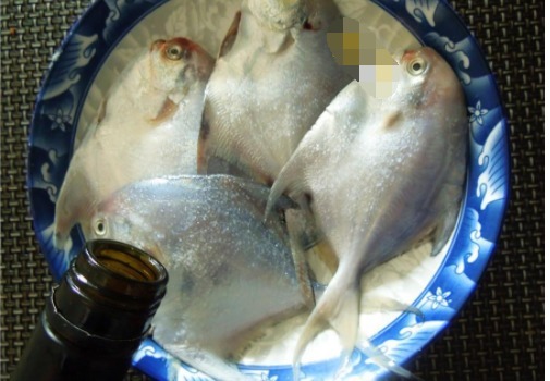 鲳鱼这么煎又香又酥,保证皮不破、肉不散,老公下酒最爱