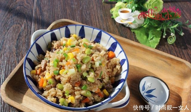 做法|教你一道家常焖饭的美味做法,有肉有菜又有饭,好吃到一粒米不剩