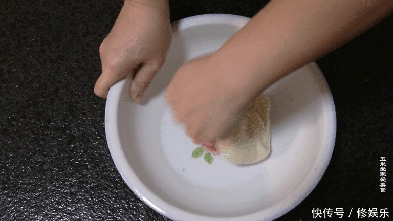 早餐店油条配方，个个空心酥脆，学会了在家做，想吃油条不用买