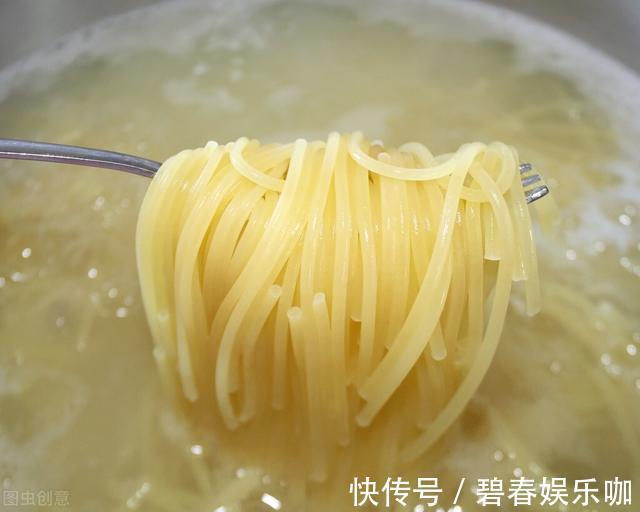 步骤|煮面条时，这几个步骤不能少，很多人不知道，难怪面条黏连秒成坨