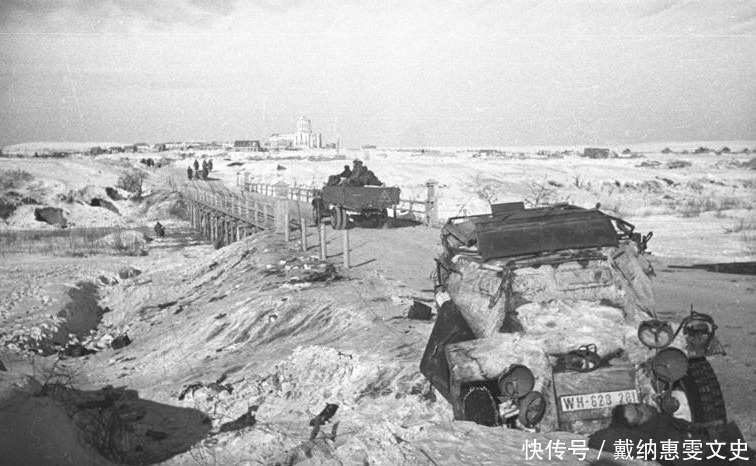 莫斯科|德军在莫斯科冻死几十万,既然自己没带棉衣,为何不抢苏联人衣服