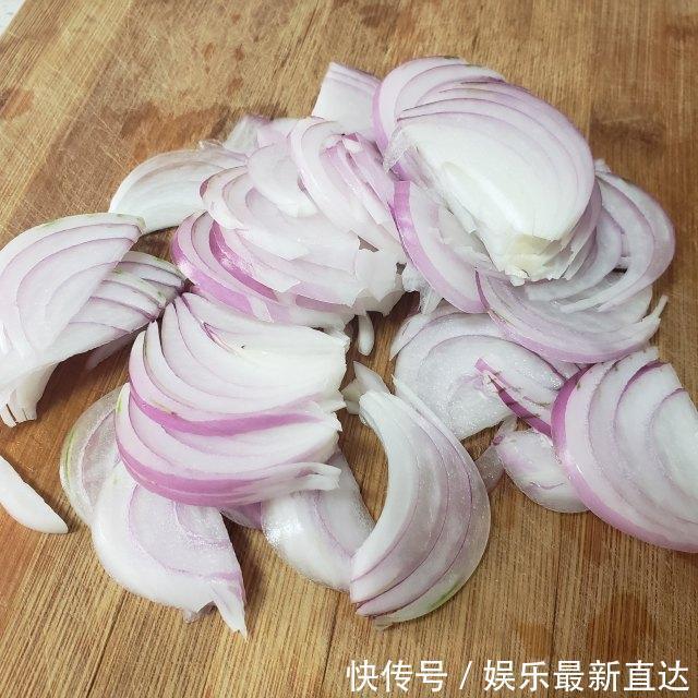 兰杏梅|洋葱拌黑木耳,健康营养,清爽不油腻