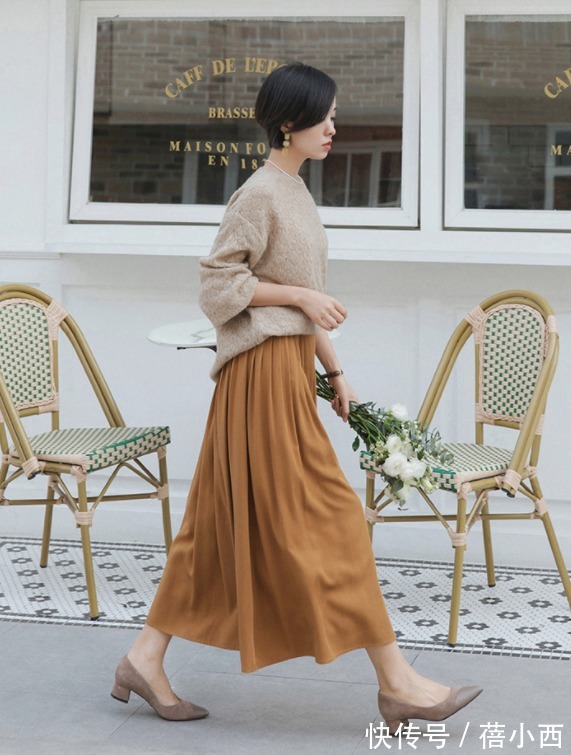 针织衫 中年女性多备这3条半身裙,搭配衬衫、针织衫、西装,都显高显瘦