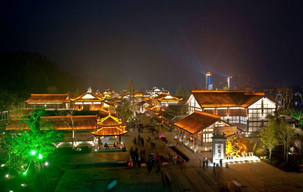 中年|乐山的夜景，好惊艳！