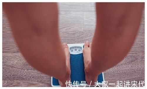 量体重差|为什么早上量体重和晚上量体重差那么多?早晚差几斤属于正常?