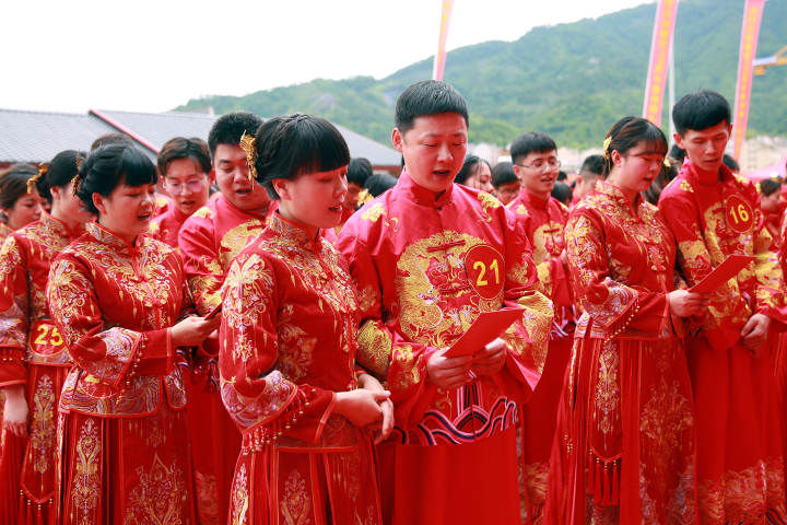 集体婚礼|百位新人办集体婚礼 践行婚俗新风