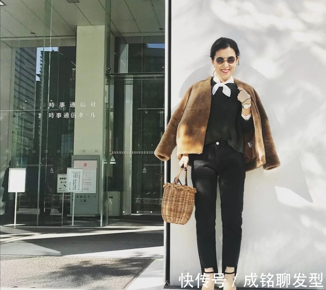 长裤|49岁的大草直子很会穿衣!学会她的秋冬穿搭术,比同龄人更显年轻