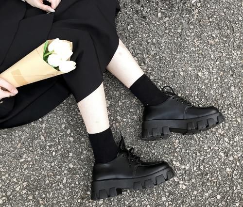 今年最想要的一双鞋，看着“丑”，但穿起来又显高又时髦