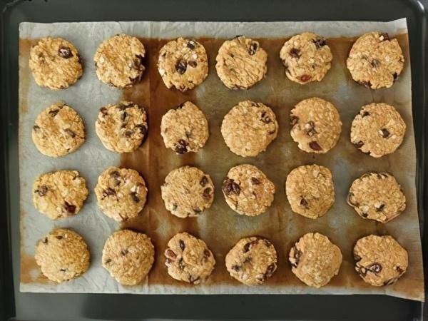 葡萄干燕麦曲奇做法