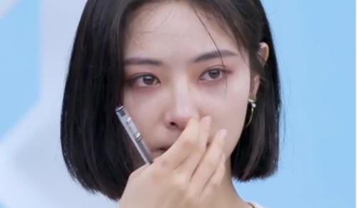 青你2许佳琪排名跌至第七名,多次被Ella点名批评,情绪失控泪崩