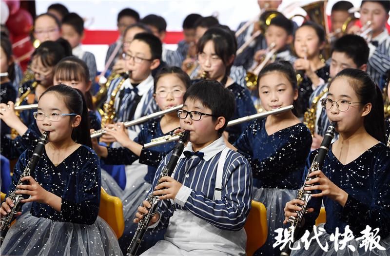  大雪纷飞，一起来听小学生的新年音乐会！