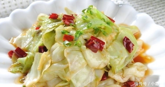 香味扑鼻|包菜此做法香满一条街,保证你一碗不够吃,香味扑鼻,比肉还香