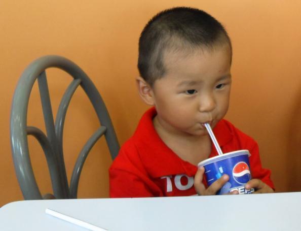 身高|会“偷走”孩子身高的4种食物,家长们再不阻止,就来不及了