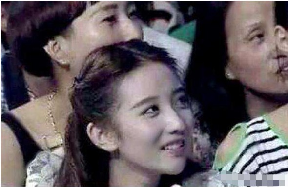 非诚勿扰最美女观众,因被镜头扫到爆红,后进娱乐圈当演员