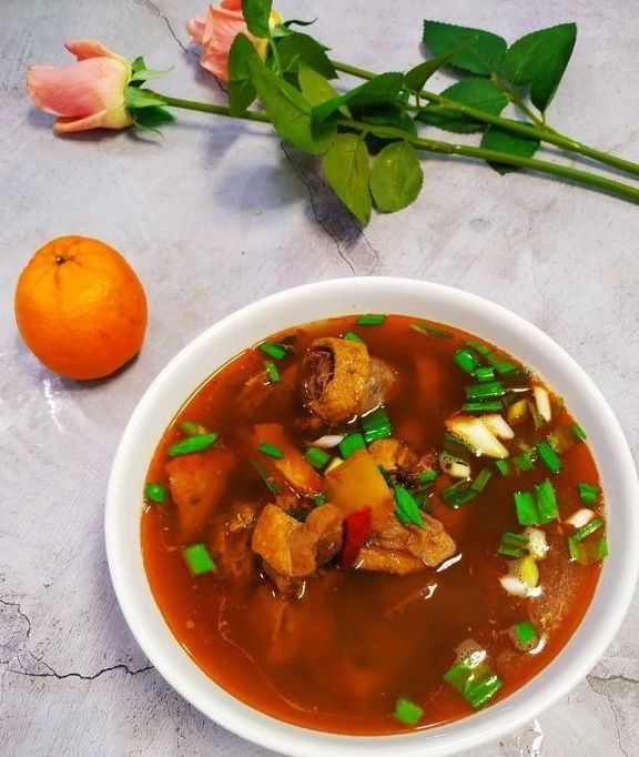 粗茶淡饭|炖鸭子时,别再焯水去腥了!学会这1妙招,鸭肉不腥还鲜味足