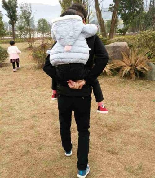 孩子|7岁女儿“失踪”,妈妈寻找半天未果,爸爸只花了10分钟