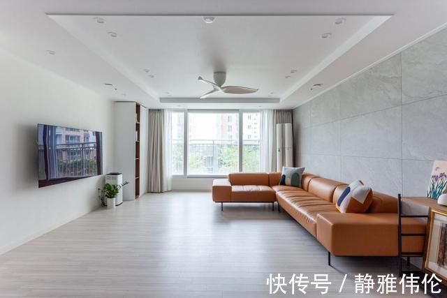 衣帽间|120㎡两人住,3室2厅2卫,阳台打通舍弃餐厅,宽敞明亮多了