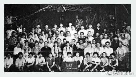 大师|颠沛半生，归来还是那个林妹妹：越剧大师王文娟的传奇一生