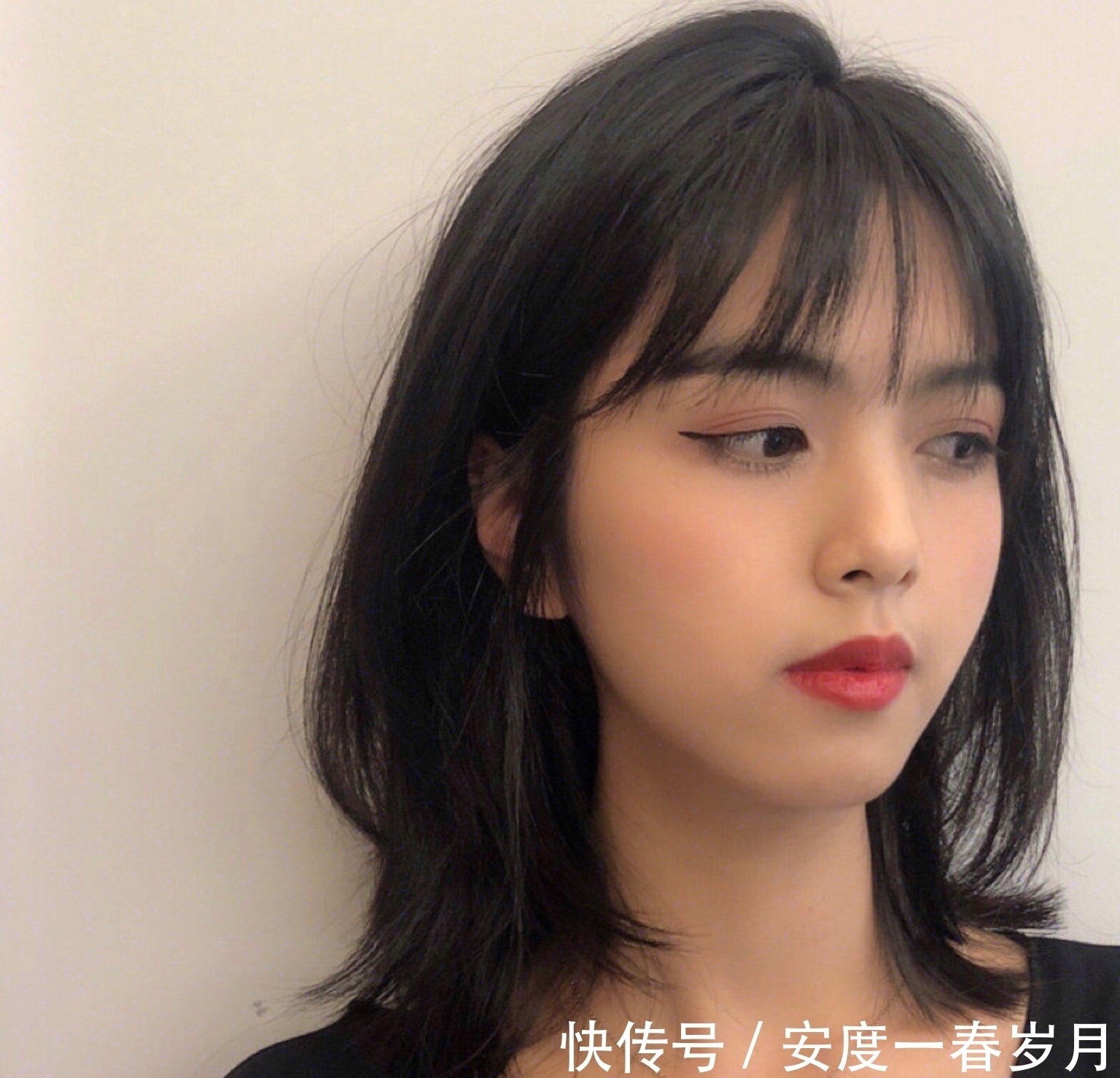 波浪 圆脸女孩拒绝齐刘海,大波浪也很显胖,这几款发型显瘦又洋气!