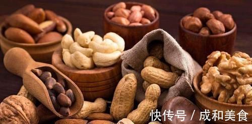 坚果|女人不想皮肤“蜡黄”,4种零食可多吃,美白养颜,比敷面膜更好
