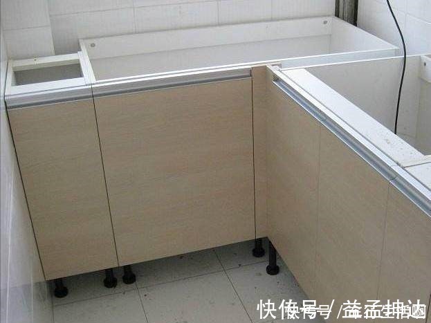 安装|厨房橱柜万万要这样安装，住久了才知多实用，懊悔没早知道！