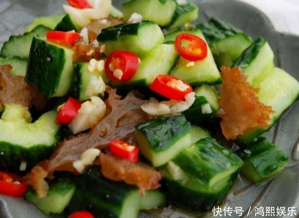 女性到了中年，多吃三种美食，润肠通便，排毒清肠，甩掉大肚腩